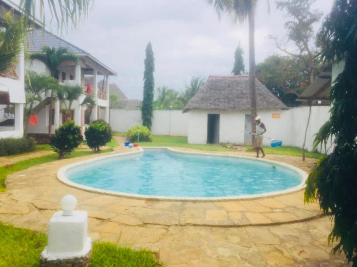 Miwa Holiday Resort Diani Beach Εξωτερικό φωτογραφία