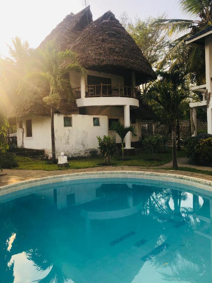 Miwa Holiday Resort Diani Beach Εξωτερικό φωτογραφία