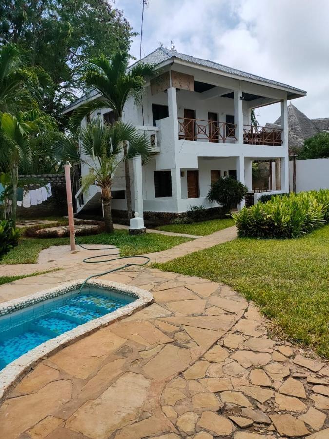 Miwa Holiday Resort Diani Beach Εξωτερικό φωτογραφία